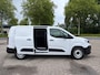 Peugeot e-Partner L2 50 kWh 136pk | ACTIE | 8 jaar garantie | 0% financial lease | 2-zits | Houten afwerking laadruimte | Verwarmbare vooruit en voorstoelen en stuurwiel | ECO LED koplampen | Multimedia | Draadloze Apple Carplay en Android Auto | Achteruitrijcamera | Parkeersensoren achter | Digital cockpit | Stuurwielbediening | Bestuurdersstoel comfort met armsteun | Tweede sleutel met afstandsbediening | Trekhaak voorbereiding | Reservewiel | van €32.315 voor €27.195 ex. BTW rijklaar