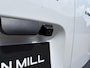 Peugeot e-Partner L1 50 kWh 136pk | ACTIE | 8 jaar garantie | 0% financial lease | 2-zits | Houten afwerking laadruimte | Verwarmbare vooruit en voorstoelen en stuurwiel | ECO LED koplampen | Multimedia | Draadloze Apple Carplay en Android Auto | Achteruitrijcamera | Parkeersensoren achter | Digital cockpit | Stuurwielbediening | Bestuurdersstoel comfort met armsteun | Tweede sleutel met afstandsbediening | Trekhaak voorbereiding | Reservewiel | van €31.365 voor €26.350 ex. BTW rijklaar