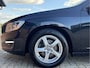 Volvo V60 1.6 T3 MOMENTUM | NL-AUTO! | NAVI! | CRUISE!
