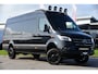 Mercedes-Benz Sprinter 319 V6 3.0 CDI L3H2 Black Edition FULL OPTIONS! Cruise, 360 Camera, Carplay, 10,5 Mbux, 190pk, 2 x Schuifdeur, Sper, LED, Leder, Stoelverwarming, Standkachel, Trekhaak, Uniek!