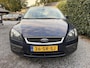 Ford Focus Wagon 1.6-16V Futura | Airco | Cruise Control | LMV | Elekt. Ramen | Trekhaak | APK tot 04-01-2027!