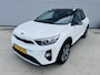 Kia Stonic 1.0 T-GDi DynamicLine 120pk 6sp. NW geleverd & Onderhouden | Trekhaak | Privacyglass | Keyless