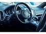 Porsche Cayenne 4.2 D S / Pano / Trekhaak / Bose / Keurige Staat / Luchtvering / Standkachel