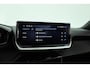 Peugeot 2008 1.2 PureTech 130 Allure | Dig. Cockpit | Trekhaak | Camera | Apple CarPlay & Android Auto | Cruise Control | Navi | 17'' R