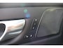 Volvo XC60 2.0 T8 Plug-in hybrid AWD Plus Dark | Pano | HuD | 360 | H&K | Memory | ACC | Keyless | Blis | Leer | CarPlay | Stoel/Stuurverwarming