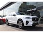 Volvo XC60 2.0 T8 Plug-in hybrid AWD Plus Dark | Pano | HuD | 360 | H&K | Memory | ACC | Keyless | Blis | Leer | CarPlay | Stoel/Stuurverwarming