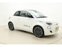 Fiat 500e Icon 42 kWh | DEMO | Glazen Panoramadak | Apple Carplay/Android Auto | Achteruitrijcamera | Climate control | Cruise control | Parkeersensoren | Stoelverwarming