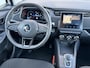 Renault Zoe R110 Life 52 kWh / SOH 90,98% / Dealer onderhouden / CCS snel laden / All season banden / warmtepomp / Cruise control / Keyless Entry/Start / Apple Carplay Android Auto / Climate control / Parkeersensoren achter /