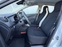 Renault Zoe R110 Life 52 kWh / SOH 90,98% / Dealer onderhouden / CCS snel laden / All season banden / warmtepomp / Cruise control / Keyless Entry/Start / Apple Carplay Android Auto / Climate control / Parkeersensoren achter /
