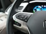 Volkswagen Multivan 1.4 eHybrid Bulli 7 Zits PHEV 218pk Dealer O.H | Trekhaak Af Fabriek | Adaptive Cruise | Camera | Sportstoelen & Stuur Verwarmd | Apple Carplay | BLIS | Navigatie | Virtual | DAB | 17"L.M | Plug In Hybrid |