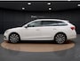 Skoda Octavia Combi 1.4 TSI iV PHEV | Pano Dak | Head-up Display | Camera | Side Assist | ACC | Elek. Achterklep | Elek. Stoelen | Stuur-/Stoelverwarming | Matrix LED | 18'' |