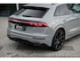 Audi Q8 60 TFSI e quattro Pro Line S Competition | Nardo Grey | Achterasbesturing | Luchtvering | Leren dashboard | Head-Up display | Stoelventilatie en massagefunctie voorin | Bang & Olufsen |