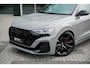 Audi Q8 60 TFSI e quattro Pro Line S Competition | Nardo Grey | Achterasbesturing | Luchtvering | Leren dashboard | Head-Up display | Stoelventilatie en massagefunctie voorin | Bang & Olufsen |