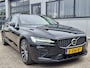 Volvo V60 T6 Plug-in hybrid AWD Plus Dark | Apple carplay | Stoel en stuurverwarming | Camera | Enz (SOH) 100 % en Leder-pakket (contourstoelen, hemelbekleding donker, luxe lederen/stof bekleding, sportstuur)