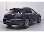 Porsche Macan 3.0 S S 3.0 354PK ACC standkachel sportstoelen electrisch bedienbaar met memo camera Apple-carplay luchtvering trekhaak electrisch wegklapbaar sportuitlaat 21"-LMV DAB LED stoel verwarming/ventilatie schakelflippers aan het stuur