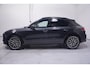 Porsche Macan 3.0 S S 3.0 354PK ACC standkachel sportstoelen electrisch bedienbaar met memo camera Apple-carplay luchtvering trekhaak electrisch wegklapbaar sportuitlaat 21"-LMV DAB LED stoel verwarming/ventilatie schakelflippers aan het stuur