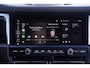 Porsche Macan 3.0 S S 3.0 354PK ACC standkachel sportstoelen electrisch bedienbaar met memo camera Apple-carplay luchtvering trekhaak electrisch wegklapbaar sportuitlaat 21"-LMV DAB LED stoel verwarming/ventilatie schakelflippers aan het stuur