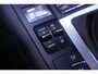 Porsche Macan 3.0 S S 3.0 354PK ACC standkachel sportstoelen electrisch bedienbaar met memo camera Apple-carplay luchtvering trekhaak electrisch wegklapbaar sportuitlaat 21"-LMV DAB LED stoel verwarming/ventilatie schakelflippers aan het stuur