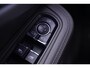 Porsche Macan 3.0 S S 3.0 354PK ACC standkachel sportstoelen electrisch bedienbaar met memo camera Apple-carplay luchtvering trekhaak electrisch wegklapbaar sportuitlaat 21"-LMV DAB LED stoel verwarming/ventilatie schakelflippers aan het stuur
