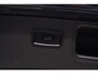 Porsche Macan 3.0 S S 3.0 354PK ACC standkachel sportstoelen electrisch bedienbaar met memo camera Apple-carplay luchtvering trekhaak electrisch wegklapbaar sportuitlaat 21"-LMV DAB LED stoel verwarming/ventilatie schakelflippers aan het stuur