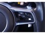 Porsche Macan 3.0 S S 3.0 354PK ACC standkachel sportstoelen electrisch bedienbaar met memo camera Apple-carplay luchtvering trekhaak electrisch wegklapbaar sportuitlaat 21"-LMV DAB LED stoel verwarming/ventilatie schakelflippers aan het stuur