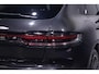 Porsche Macan 3.0 S S 3.0 354PK ACC standkachel sportstoelen electrisch bedienbaar met memo camera Apple-carplay luchtvering trekhaak electrisch wegklapbaar sportuitlaat 21"-LMV DAB LED stoel verwarming/ventilatie schakelflippers aan het stuur