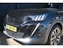 Peugeot 2008 1.2 PureTech GT Pack | Adaptive Cruise Control | Stoelverwarming | Schuif/Kanteldak | Navi by App | Dodehoek Detectie | DAB | Achteruitrijcamera | Full-Led | Leder/Alcantara bekleding | LMV 18" |