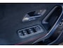 Mercedes-Benz A-klasse 250 e AMG Line | Panoramadak | Dodehoeksensor | 360° Camera | Lane Keeping Assist | Stoelverwarming | FULL Led | AMG-styling | Achteruitrijcamera | Apple Carplay/Android Auto|telefoonintegratie premium
