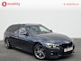 BMW 3-Serie Touring 320i High Executive M-Sport Trekhaak 1800kg Apple CarPlay NL Auto! | Head-Up | Panoramadak | Hifi | DAB Audio | Leer