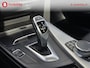 BMW 3-Serie Touring 320i High Executive M-Sport Trekhaak 1800kg Apple CarPlay NL Auto! | Head-Up | Panoramadak | Hifi | DAB Audio | Leer