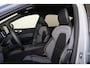 Volvo XC60 T6 Recharge AWD Plus Black Edition - IntelliSafe Assist & Surround - Harman Kardon audio - Verwarmde voorstoelen, stuur & achterbank - Parkeersensoren voor & achter - Elektr. bedienb. voorstoelen met geheugen - Draadloze tel. lader - Extra getint glas - 21' LMV
