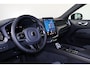 Volvo XC60 T6 Recharge AWD Plus Black Edition - IntelliSafe Assist & Surround - Harman Kardon audio - Verwarmde voorstoelen, stuur & achterbank - Parkeersensoren voor & achter - Elektr. bedienb. voorstoelen met geheugen - Draadloze tel. lader - Extra getint glas - 21' LMV