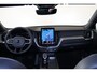Volvo XC60 T6 Recharge AWD Plus Black Edition - IntelliSafe Assist & Surround - Harman Kardon audio - Verwarmde voorstoelen, stuur & achterbank - Parkeersensoren voor & achter - Elektr. bedienb. voorstoelen met geheugen - Draadloze tel. lader - Extra getint glas - 21' LMV