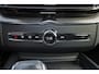 Volvo XC60 T6 Recharge AWD Plus Black Edition - IntelliSafe Assist & Surround - Harman Kardon audio - Verwarmde voorstoelen, stuur & achterbank - Parkeersensoren voor & achter - Elektr. bedienb. voorstoelen met geheugen - Draadloze tel. lader - Extra getint glas - 21' LMV