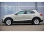 Volkswagen T-Roc 1.0 TSI 110pk Life | Trekhaak | Adaptive Cruise | Navigatie | Airco