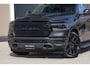 Dodge Ram SPORT | MEEST VOLLE RAM | 5.7 V8 HEMI | LUCHTVERING | HUD | MWK | PANO | VOL DIGI SCHERMEN | NIGHT EDITION | DUBBELE CABINE | 5 PERSOONS | DC | CREW CAB | TOP STAAT | KLEUR: GRANITE NIGHT EDITION GEWELDIGE KLEUR |
