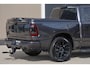 Dodge Ram SPORT | MEEST VOLLE RAM | 5.7 V8 HEMI | LUCHTVERING | HUD | MWK | PANO | VOL DIGI SCHERMEN | NIGHT EDITION | DUBBELE CABINE | 5 PERSOONS | DC | CREW CAB | TOP STAAT | KLEUR: GRANITE NIGHT EDITION GEWELDIGE KLEUR |
