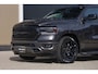 Dodge Ram SPORT | MEEST VOLLE RAM | 5.7 V8 HEMI | LUCHTVERING | HUD | MWK | PANO | VOL DIGI SCHERMEN | NIGHT EDITION | DUBBELE CABINE | 5 PERSOONS | DC | CREW CAB | TOP STAAT | KLEUR: GRANITE NIGHT EDITION GEWELDIGE KLEUR |
