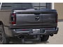 Dodge Ram SPORT | MEEST VOLLE RAM | 5.7 V8 HEMI | LUCHTVERING | HUD | MWK | PANO | VOL DIGI SCHERMEN | NIGHT EDITION | DUBBELE CABINE | 5 PERSOONS | DC | CREW CAB | TOP STAAT | KLEUR: GRANITE NIGHT EDITION GEWELDIGE KLEUR |