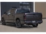 Dodge Ram SPORT | MEEST VOLLE RAM | 5.7 V8 HEMI | LUCHTVERING | HUD | MWK | PANO | VOL DIGI SCHERMEN | NIGHT EDITION | DUBBELE CABINE | 5 PERSOONS | DC | CREW CAB | TOP STAAT | KLEUR: GRANITE NIGHT EDITION GEWELDIGE KLEUR |