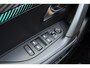 Peugeot e-2008 EV Allure 50 kWh | 100% SOH! l Apple Carplay/Android Auto l Bluetooth l DAB l Cruise Control l Climate Control l Navigatie l Lichtmetalen Velgen l PDC Achter