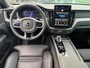 Volvo XC60 2.0 T6 AWD Plug-in hybrid Plus Black Edition / Stoelverwarming - Koeling / Stuurverwarming / Adaptive Cruise Control / 360' parkeersensoren / Harman Kardon / Memory seats / Leer / 350PK / Geïntegreerde zitverhogers / Trekhaak mogelijk /