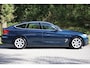 BMW 3-Serie Gran Turismo 328i High Executive 2e Eig | Orig.NL | Luxury Line | AUT | Leder | Navi Pro | Xenon | Clima | Sportstoelen | Stoelverwarming | Elektrische Trekhaak | Etc.