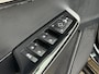 Kia EV6 Plus 77.4 kWh | SOH 99,7% | Trekhaak afneembaar | Leder | Memory | Adaptieve cruise | Full-LED | DAB | Navigatie | Apple CarPlay | 19 inch velgen | Dodehoekdetectie | Stoel&Stuurverwarming | Stoelkoeling | Camera | Sfeerverlichting | Volledig onderhouden | Fabrieksgarantie