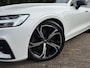 Volvo V60 2.0 T8 Plug-in hybrid AWD Ultimate Dark | HUD | Pano | Harman & Kardon | 360 | BTW |