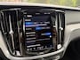 Volvo V60 2.0 T8 Plug-in hybrid AWD Ultimate Dark | HUD | Pano | Harman & Kardon | 360 | BTW |