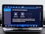 Volkswagen T-Roc 1.5 eTsi Life First Edition | Camera | Zwenkbare trekhaak | ACC | Stoelverwarming |