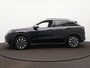 Volkswagen T-Roc 1.5 eTsi Life First Edition | Camera | Zwenkbare trekhaak | ACC | Stoelverwarming |