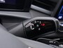 Volkswagen T-Roc 1.5 eTsi Life First Edition | Camera | Zwenkbare trekhaak | ACC | Stoelverwarming |