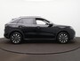 Volkswagen T-Roc 1.5 eTsi Life First Edition | Camera | Zwenkbare trekhaak | ACC | Stoelverwarming |